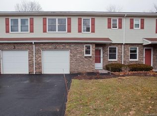 33 River Camp Dr UNIT 33, Newington, CT 06111