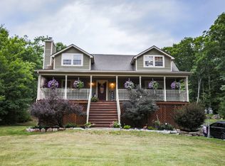 54 Treetops Trl, Bloomingburg, NY 12721