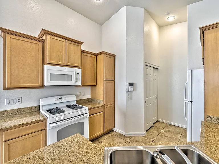 10096 Sunset Palisades Way #101 — Photo 5