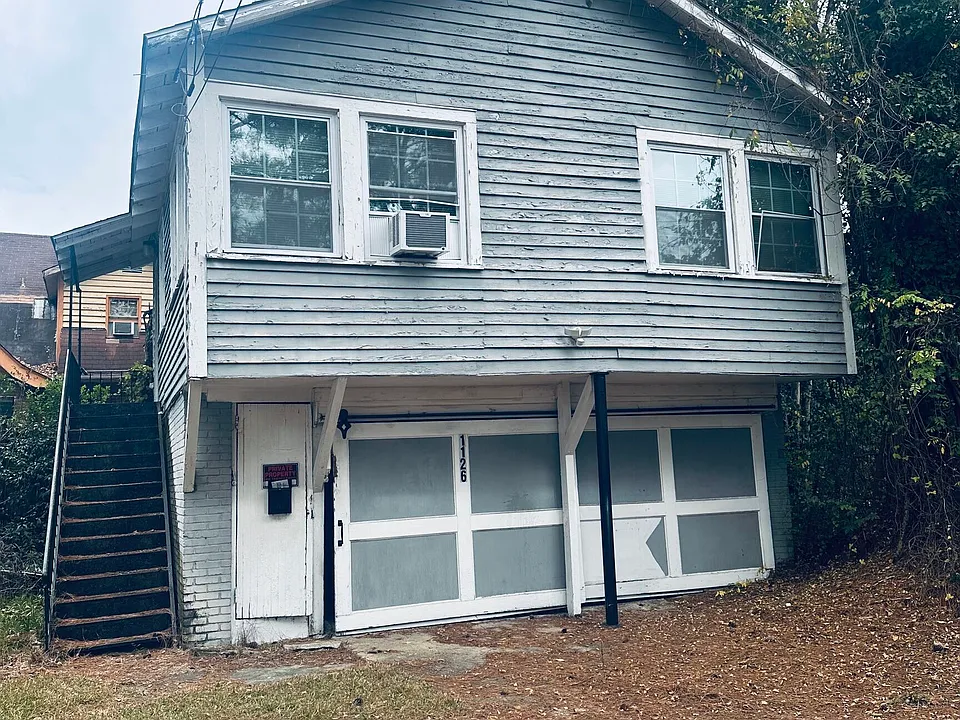 1126 Brentwood Ave