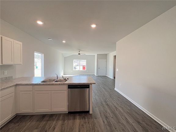4th image of 14059 Guinevere Ln