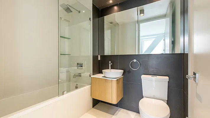 Rented by Nooklyn NYC LLC | media 100