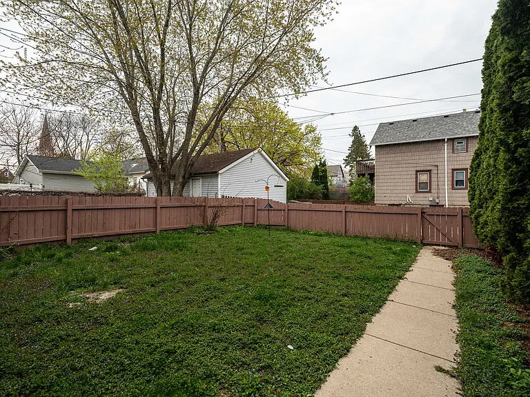 305 E Clarence St #A — Photo 21