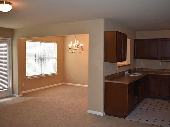 3rd image of 344 Oaktown Pl