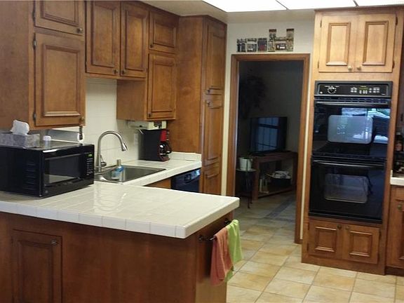 5th image of 1712 Larry Hinson Dr