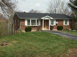 906 Trout Ln, Shelbyville, KY 40065