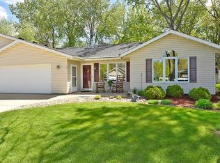 211 10th Ave SE, Faribault, MN 55021