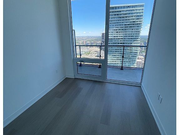 5th image of 448 Burnhamthorpe Rd W #5206