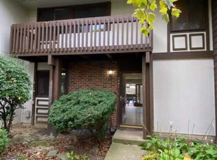 1341 Court Leona, Hanover Park, IL 60133