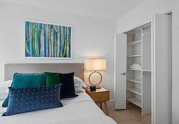 5th image of 160 W 24th St APT 9L