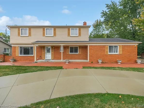 7178 Heather Heath Ln, West Bloomfield, MI 48322