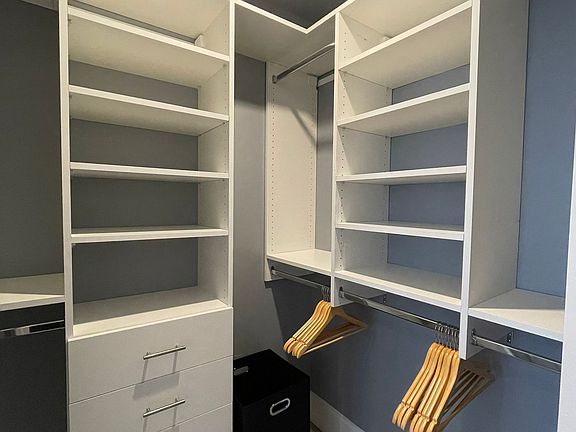 4th image of 308 E 52nd St #F