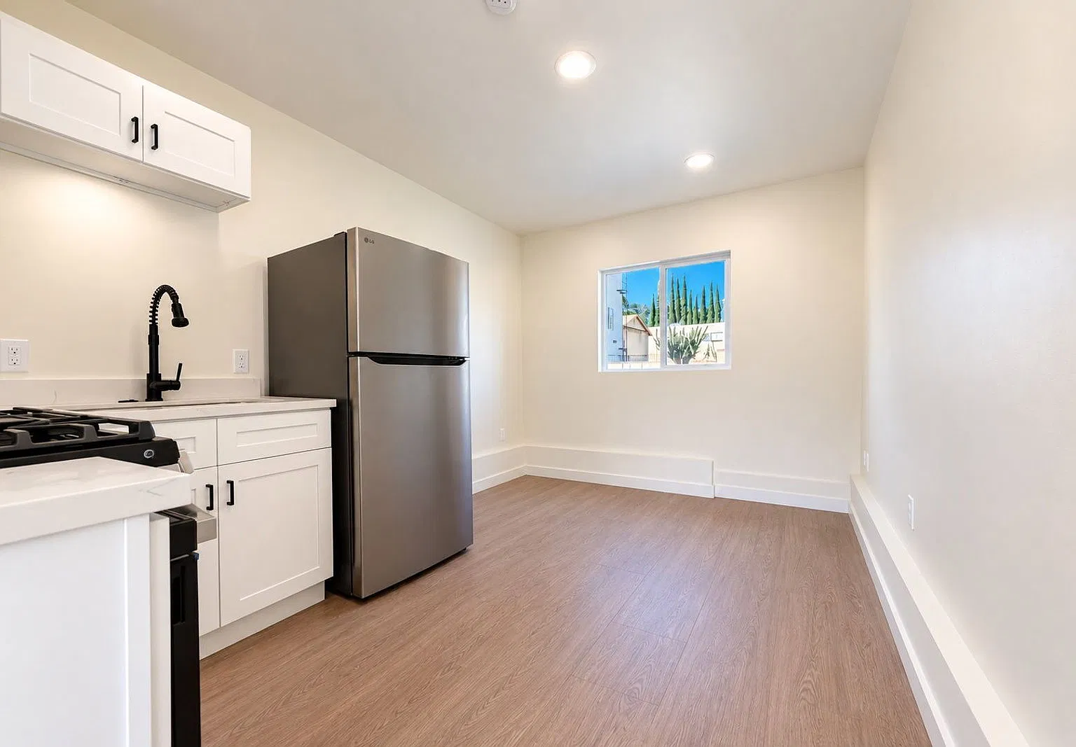 Studio, 1.0 bath, 285 sqft, $1,500 — Photo 1