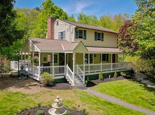 41 Cranberry St, Pepperell, MA 01463