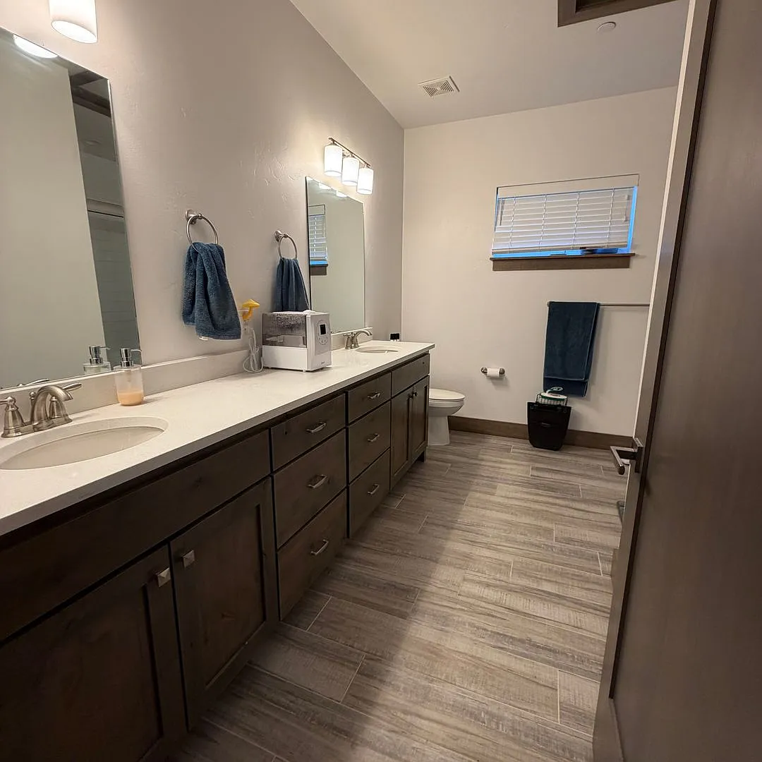 Beautiful & modern unfurnished 3-bedroom, 2.5-bath townhome in Victor — Photo 3