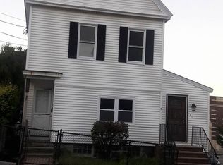 33 7th St, Lowell, MA 01850