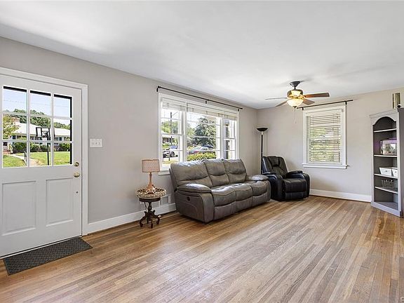 5th image of 1932 Lansing Ave
