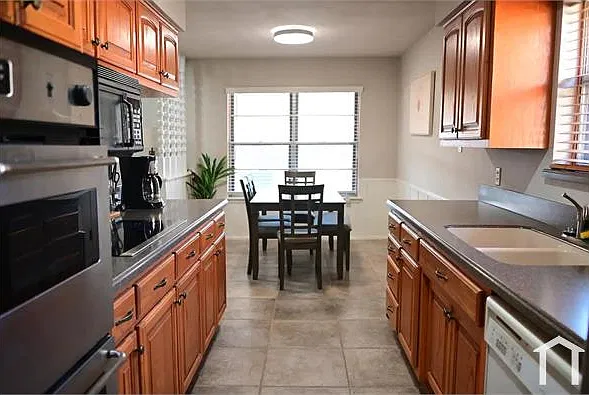 611 Balboa Dr