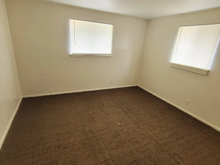 7900 W Bender Ave #4 — Photo 4