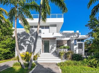 515 Harbor Dr, Key Biscayne, FL 33149