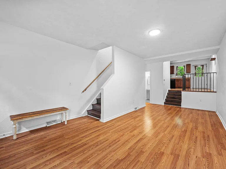 1304 Breed St — Photo 4