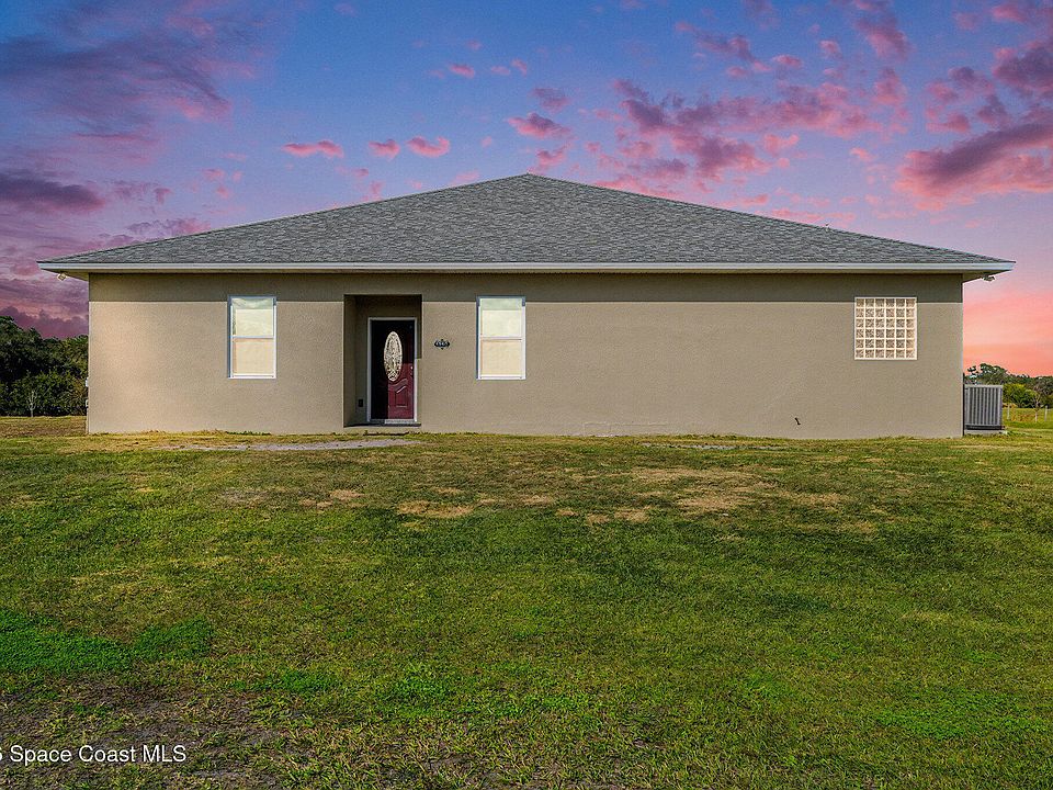 1st image of 4960 Dixie Way