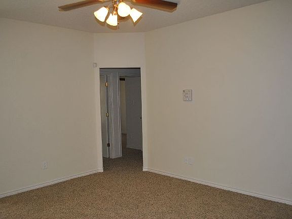 4th image of 2215 Southside Dr