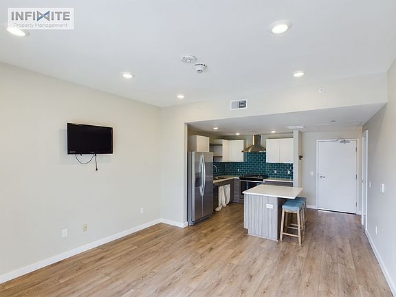 3rd image of 476 Enterprise Blvd Unit 112