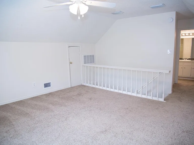 6 S Summit St #A — Photo 19