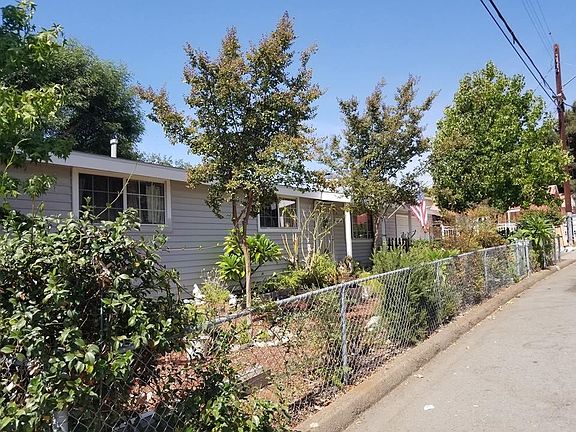 3rd image of 1858 N Mollison Ave