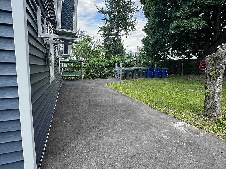 334 Bunnell St #R — Photo 14