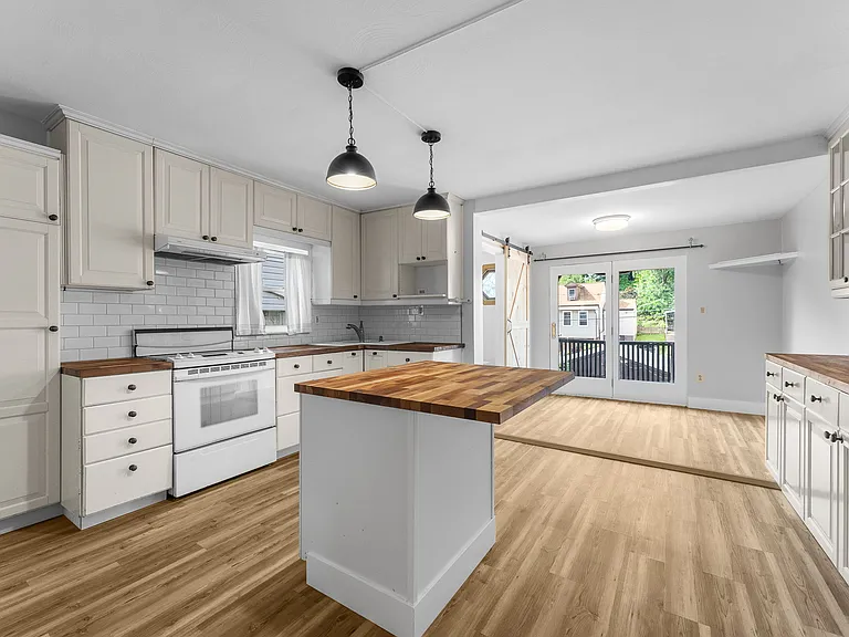2816 Patterson St S — Photo 14