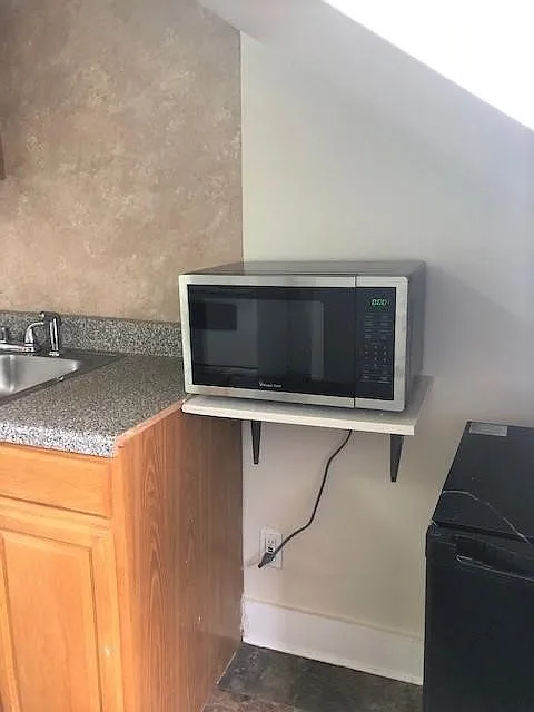 2 bed, 740 sqft, $1,300 — Photo 4