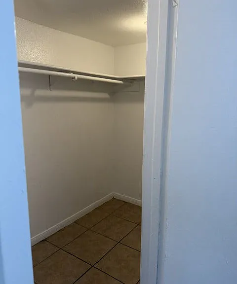3737 Hillcroft Apartments — Photo 47
