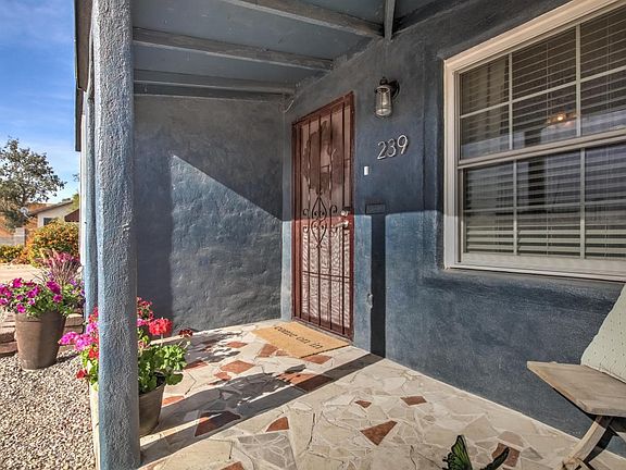239 N Morris-5