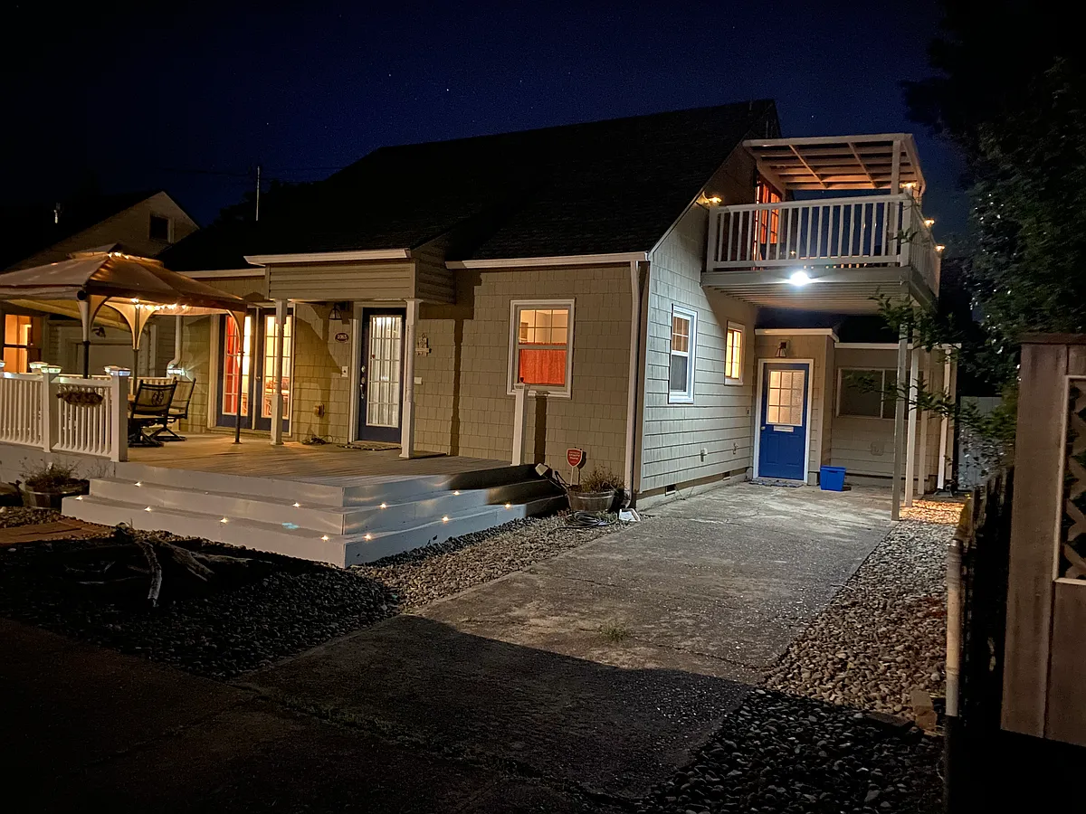Building Photo - 1065 Wilbur St SE