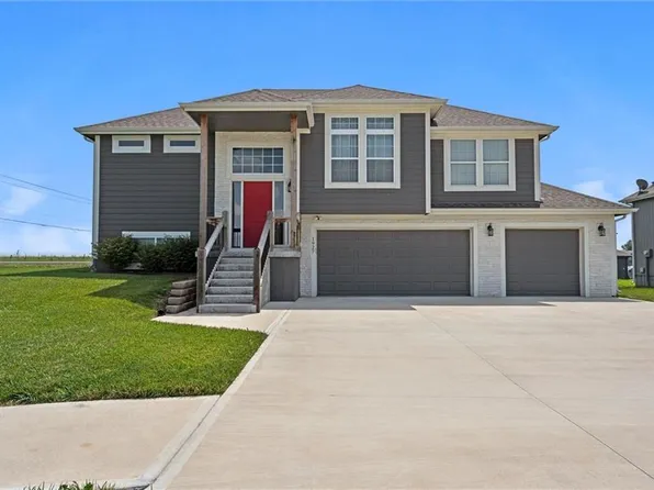 1927 N 162nd Ter, Basehor, KS 66007