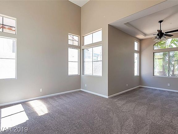 3rd image of 31 Desert Dawn Ln