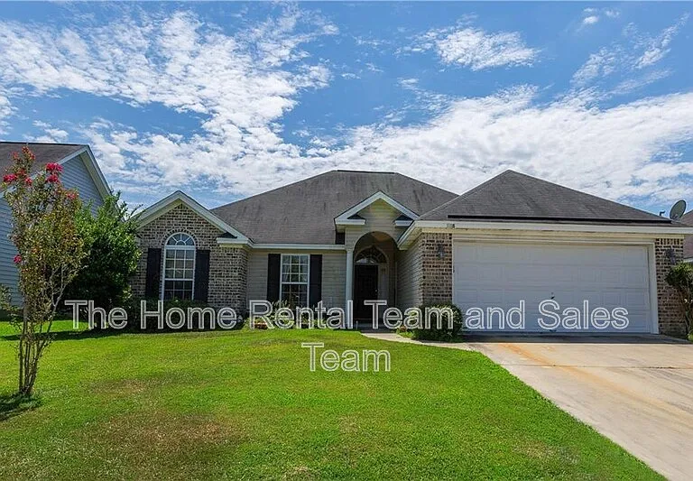 258 Lancaster Way — Photo 2