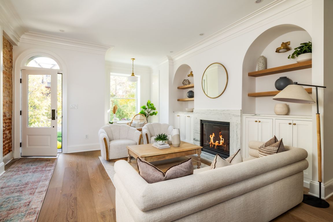 next background image