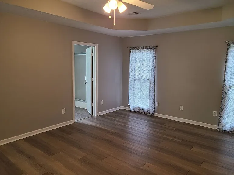 8007 Creekland Dr — Photo 6