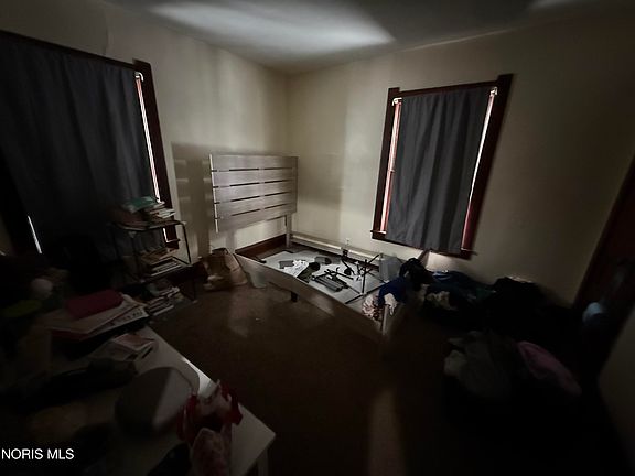4th image of 3827 Lockwood Ave