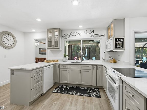 4th image of 27160 Edenbridge Ct