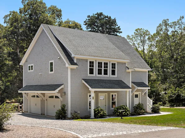 22 Briarwood Ln, Tisbury, MA 02568