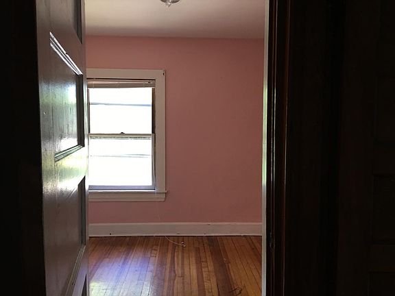 5th image of 667 Boston Ave
