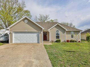 605 E Laird St, Bolivar, MO 65613