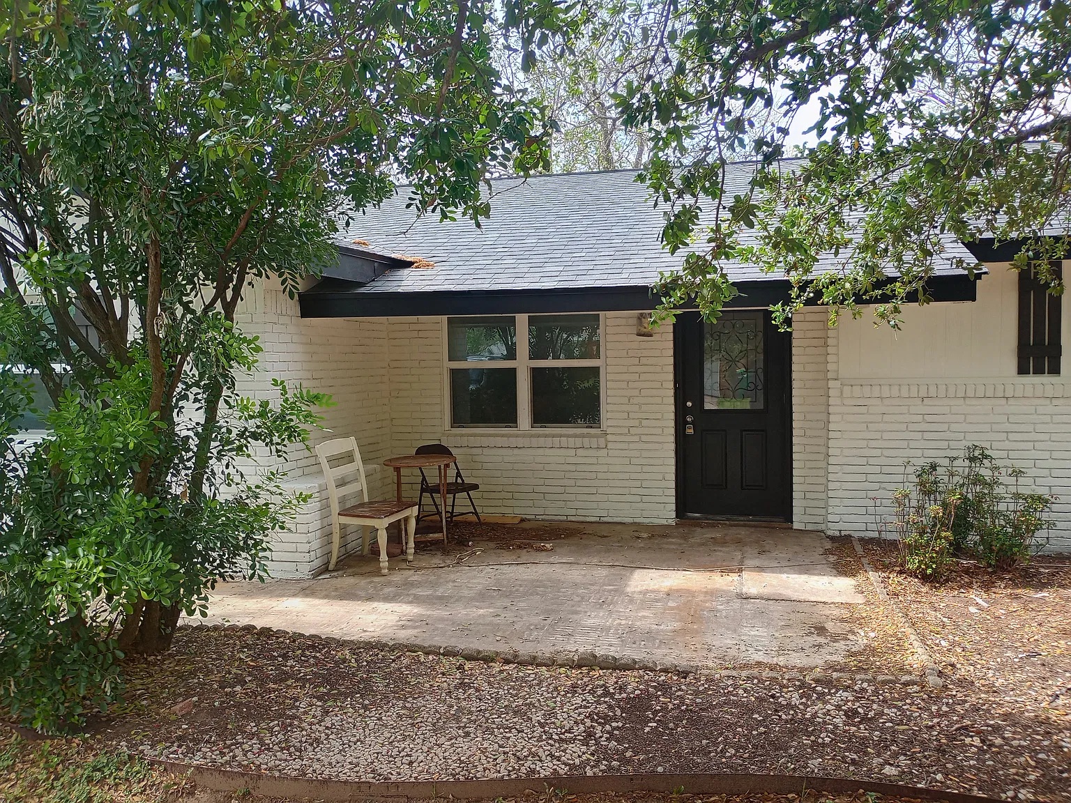 4 bed, 2.5 bath, 1718 sqft, $1,995 — Photo 1