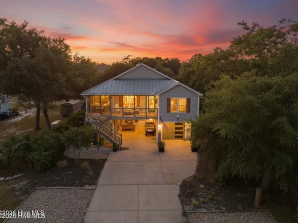 101 NW 11th Street, Oak Island, NC 28465