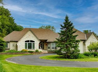 827 E Lakeview Rd, Hustisford, WI 53034