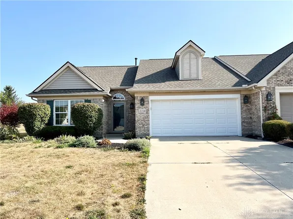 2214 Wilshire Dr, Piqua, OH 45356